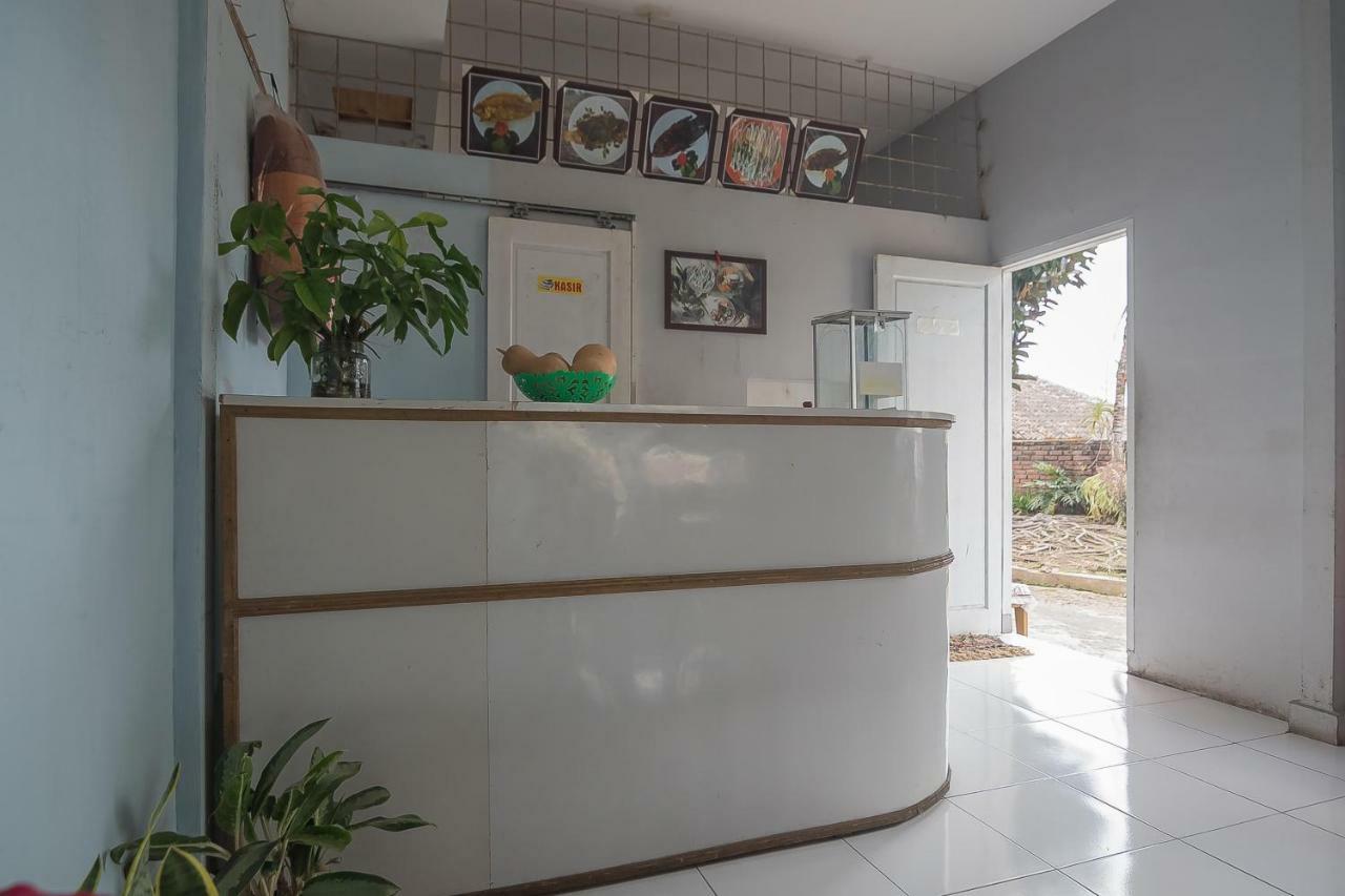Wisma tamu Reddoorz Near Happy Farm Ciwidey 2*